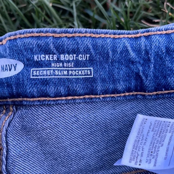 Light blue high rise old navy boot cut jeans - Picture 4 of 4